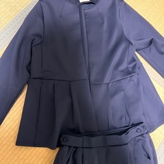 ネイビー　ペプラム　ダンボールセットアップ　スーツ　ぽっちゃり　Hinaの画像