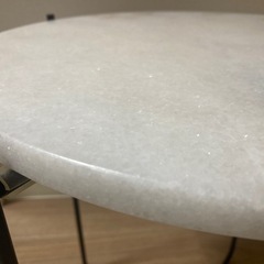 大理石（風）サイドテーブルの画像