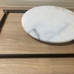 大理石（風）サイドテーブルの画像