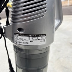 ツインバード製のサイクロン式スティック型クリーナー「TC-E139」
の画像