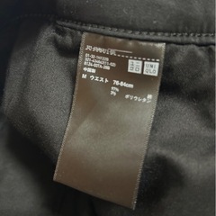 UNIQLO黒長ズボンの画像