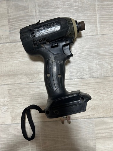 マキタ　インパクトドライバー  TD138D