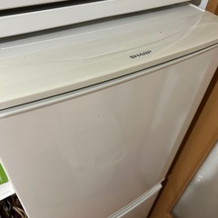 SHARP冷蔵庫の画像