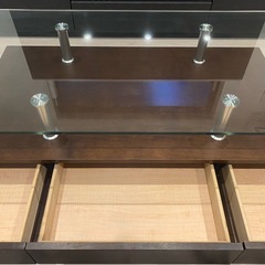 ガラステーブルの画像