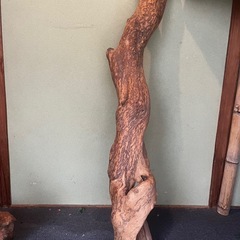 木のオブジェの画像