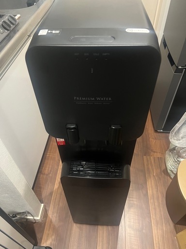 美品✨ウォーターサーバー