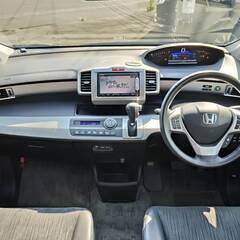 ホンダ　フリードHV　H26年式　自社ローン　全国対応　頭金不要　保証人不要　８４回払い可　信用情報回復型ローン利用可能の画像