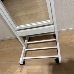 ニトリ　キャスター付き　スタンドミラーの画像