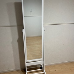 ニトリ　キャスター付き　スタンドミラーの画像