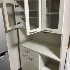 食器棚の画像