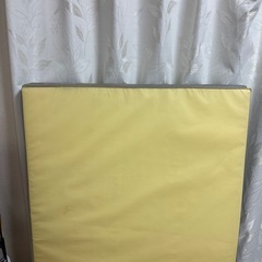 IKEA 3つ折りマットの画像