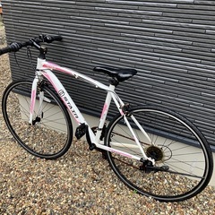 自転車　クロスバイクの画像