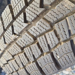 バリ山　ダンロップ  155/70R13   冬　バモス　エブリィ　ムーブ　タント　ワゴンR アルト　ekワゴン　ミラ　アルト  の画像