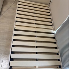 ベッドフレームの画像
