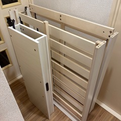ベッドフレームの画像