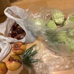 かぼちゃ、くり、くるみ、柿、みかん、ザクロ、ゴーヤのセットの画像
