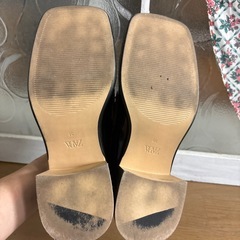 ZARAエナメル靴23cmの画像