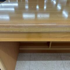 ★リユースのサカイ高崎店★TJ13115 (株)コクヨ 机 ライトブラウン H71×D67×W108.5 クリーニング済みの画像