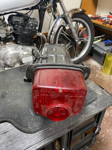 CB250N CB400N テールランプ　ベース　※詳細不明