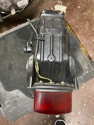 CB250N CB400N テールランプ　ベース　※詳細不明