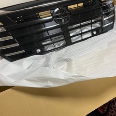 日産 純正 フロントグリル 62310-7NK0Aの画像
