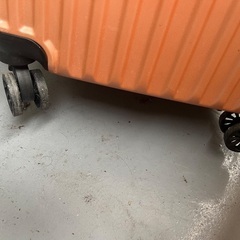 無料　オレンジ キャリーケース 凹みありの画像