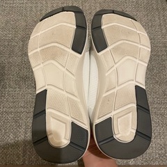 【美品】無印良品 かかとの衝撃を吸収するスニーカー　23センチの画像