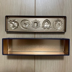 ビジュー缶　お菓子のミカタ　小物入れ　プレゼント　包装　缶　青山デカーボの画像