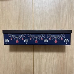 ビジュー缶　お菓子のミカタ　小物入れ　プレゼント　包装　缶　青山デカーボの画像