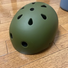 スケートボード　ヘルメットの画像