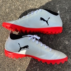 PUMA（プーマ）ONEシリーズのトレーニングシューズ／ターフ用サッカーシューズ です⚽の画像