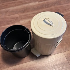 ゴミ箱
の画像