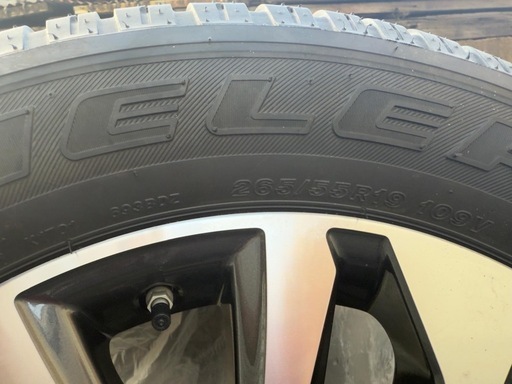 265/55R19タイヤホイール付き値段12万円