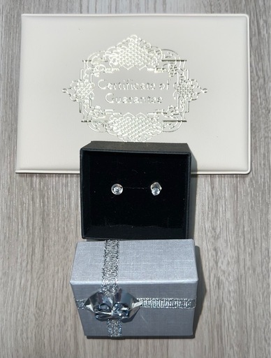 ピアス シルバー ホワイトサファイアストーン付き 未使用 保証書付き