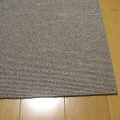 日本製タイルカーペット厚み6.5㎜・１枚１４０円・在庫３６枚＜５１９８＞訳あり品の画像