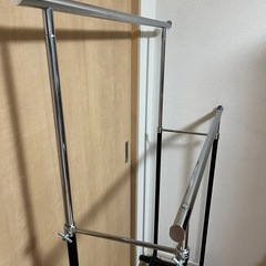 洋服ラックの画像