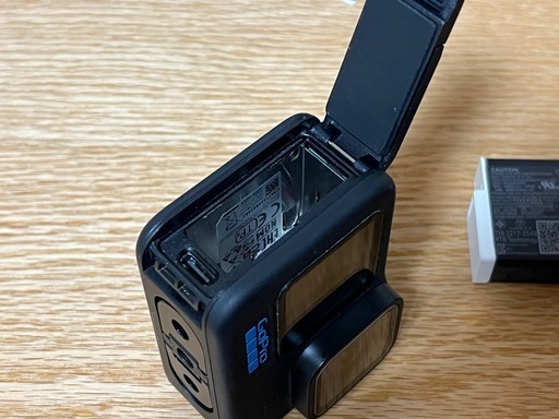 GoPro HERO11 Black本体と、バッテリー3個、充電器、その他付属品のセット