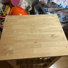 キッチンサイドテーブルの画像