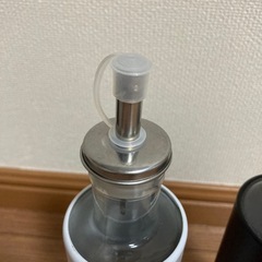 【未使用】オリーブオイルなどを入れる瓶の画像