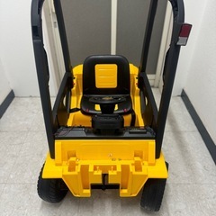 乗用ラジコン　充電器あります　動きますの画像