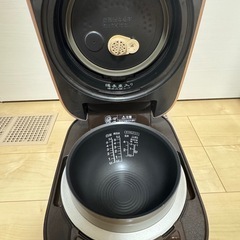 TOSHIBA 5.5合炊き RC-10ZPH 真空IH炊飯器
の画像