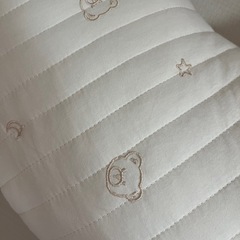 授乳クッション　イブル布地　クマ　ホワイト　キルティングの画像