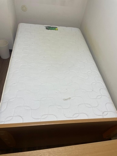 セミダブルベッド　マット付き　中古