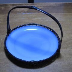 たち吉の大皿２枚と手提げ付の皿１枚の画像