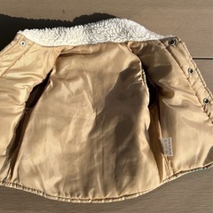 子供服90サイズ　グリーンベストの画像