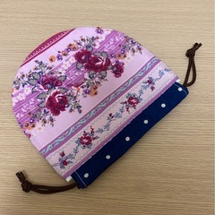 ハンドメイド　丸い巾着袋　お花と小鳥ピンクの画像