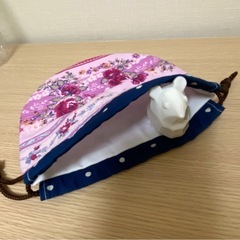 ハンドメイド　丸い巾着袋　お花と小鳥ピンクの画像