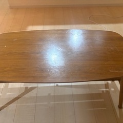 【10/25限定】木製ダイニングテーブル（多少キズあり）100円でお譲りします／小田原市早川の画像