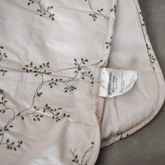【garbo&friends】ガルボアンドフレンズ　Satin Quilted Change To Go　おむつ替えシート／ボタニカル柄の画像