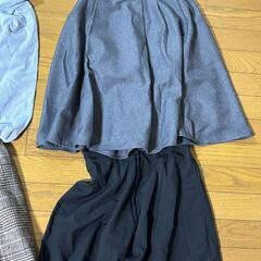 【無料】【要ピックアップ】女性ものトップス、ボトムスの画像